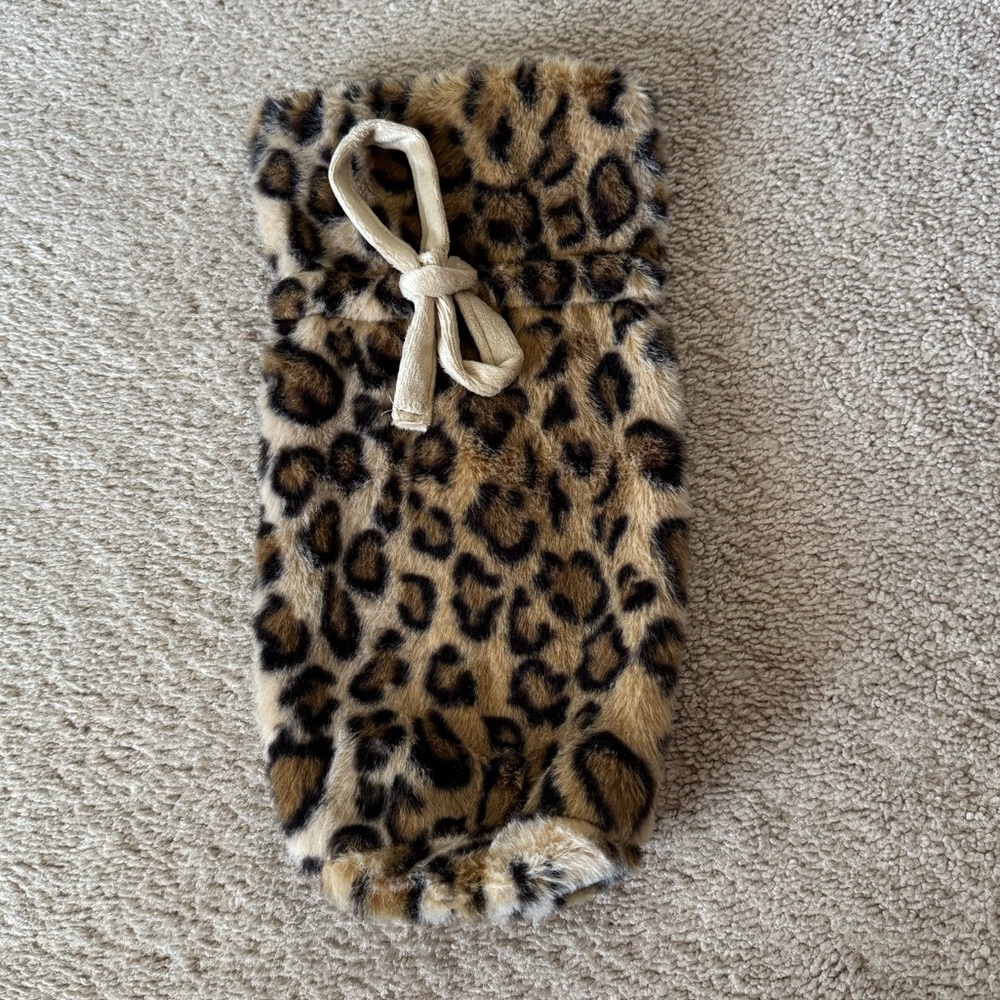 Leopard print wine bag